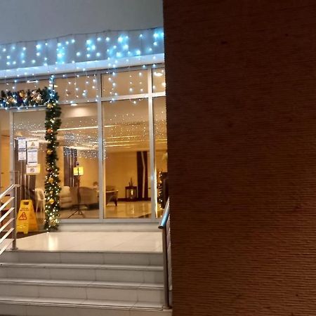 Johnstay Manila Exteriör bild